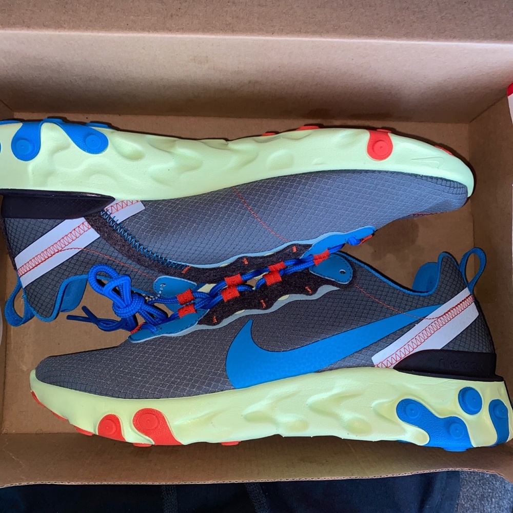 NIKE ELEMENT ‘REACT 55’ ( NEVER WORN )